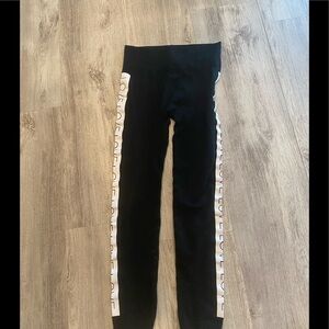 JUST ONE girls black and white leggings/size S-M